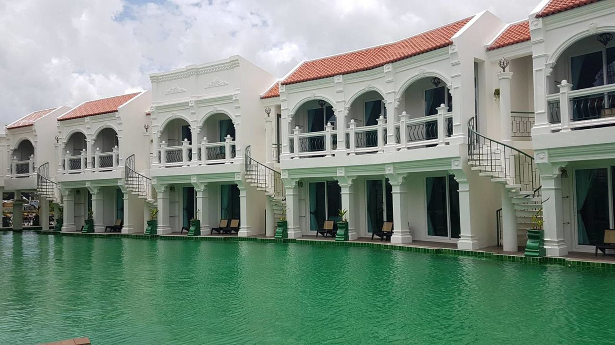 Supicha Pool Access Hotel - Sha Plus Phuket Buitenkant foto
