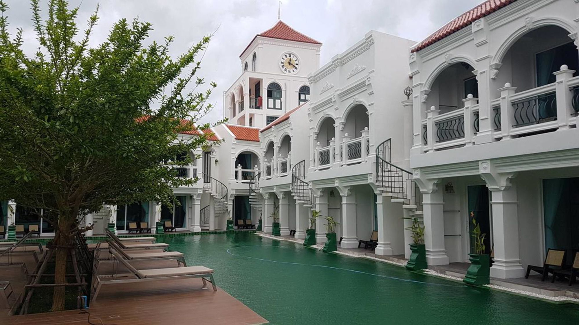 Supicha Pool Access Hotel - Sha Plus Phuket Buitenkant foto